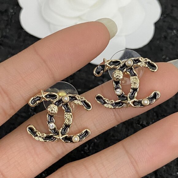 🌟Authentic Chanel earrings🌟 - Picture 6 of 6